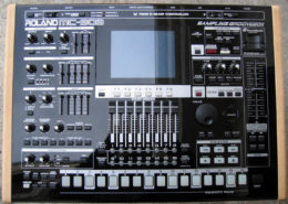 Roland MC-909